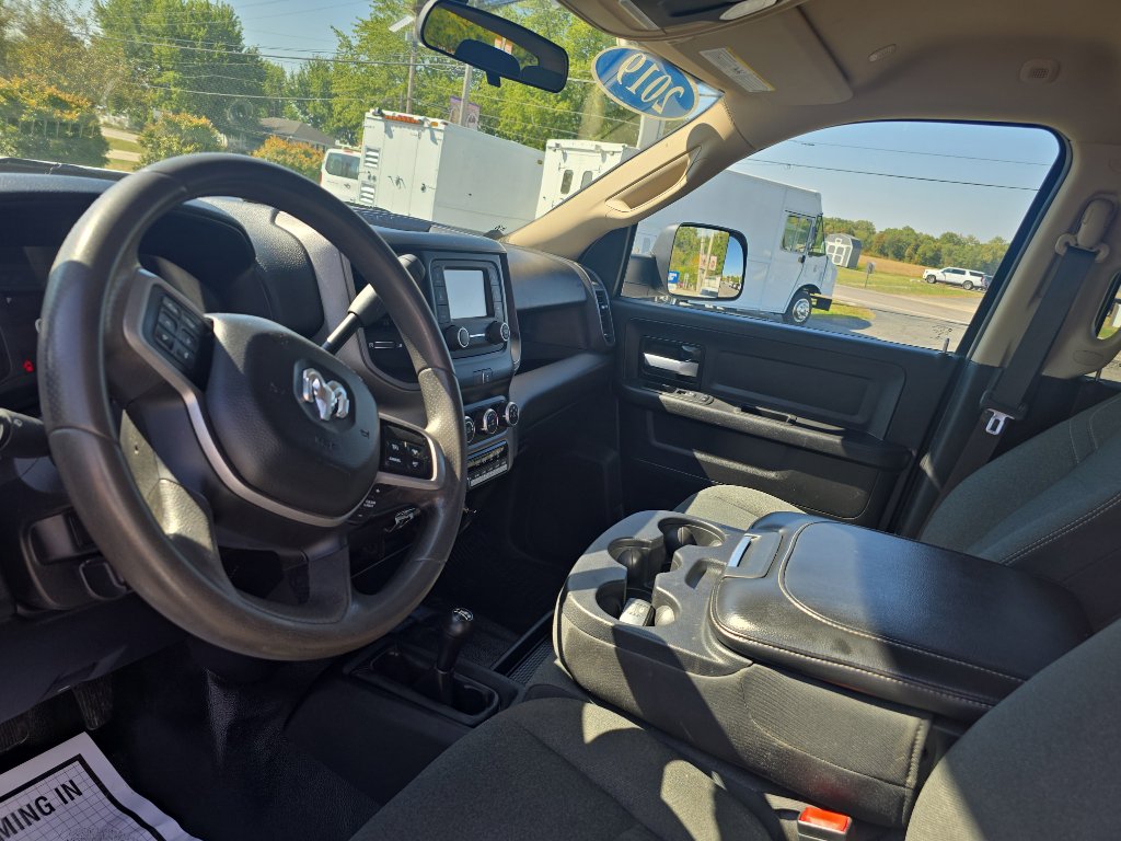 Used 2019 RAM 2500 Tradesman w/ Chrome Appearance Group image 16