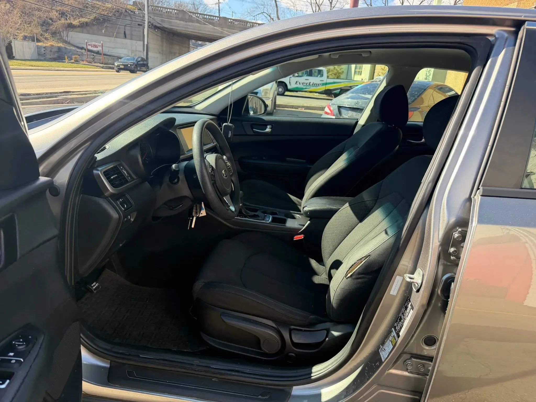 Used 2018 Kia Optima LX w/ 17" Alloy Wheels Package image 24