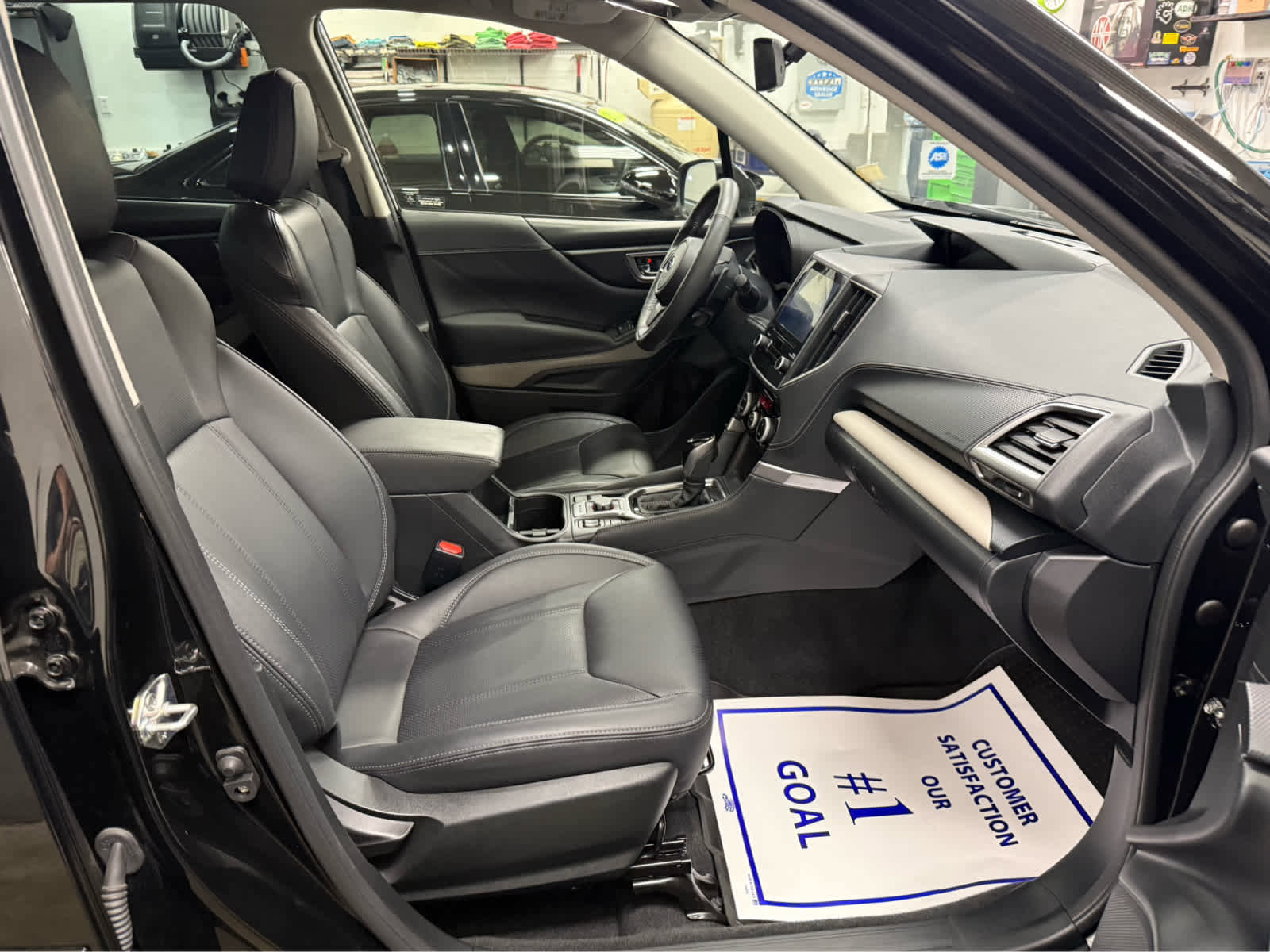 Used 2023 Subaru Forester Limited AWD/4WD image 32