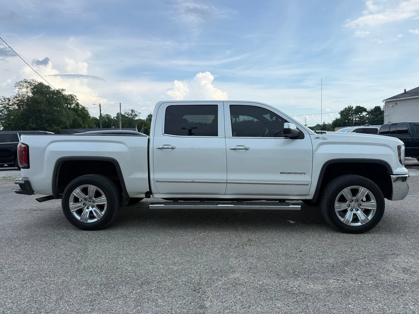 Used 2017 GMC Sierra 1500 SLT AWD/4WD image 7