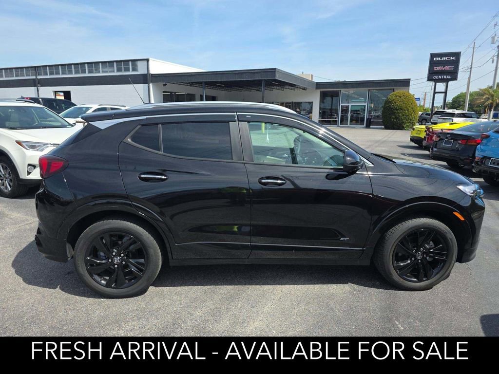 Used 2025 Buick Encore GX Sport Touring w/ Advanced Technology Package FWD image 2
