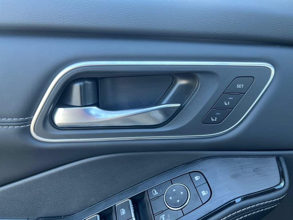 New 2026 Nissan Rogue Platinum w/ Platinum Premium Package AWD/4WD image 13