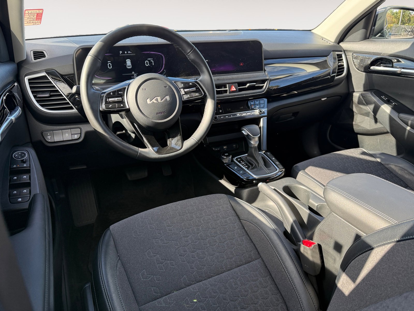 Certified 2025 Kia Seltos S image 15