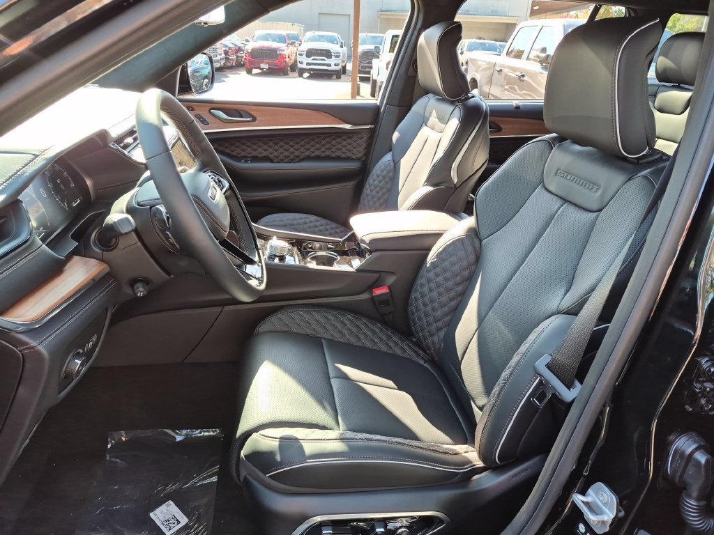 New 2027 Jeep Grand Cherokee Summit AWD/4WD image 12