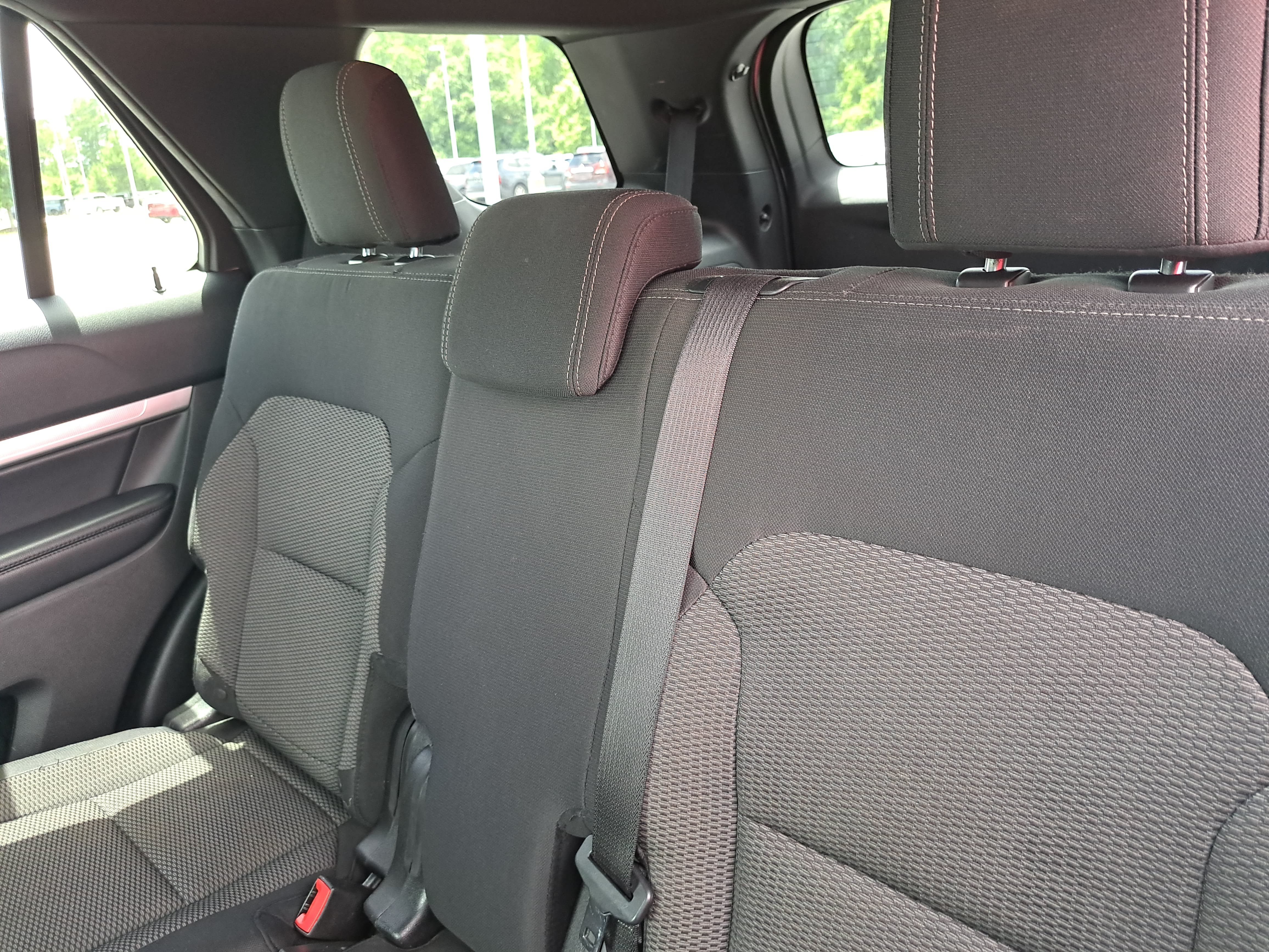 Used 2016 Ford Explorer XLT w/ Equipment Group 201A FWD image 14