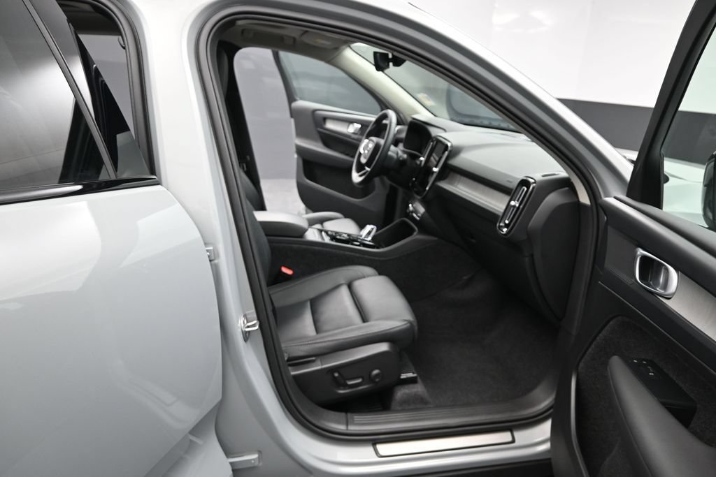 Used 2026 Volvo XC40 B5 Plus AWD/4WD image 20