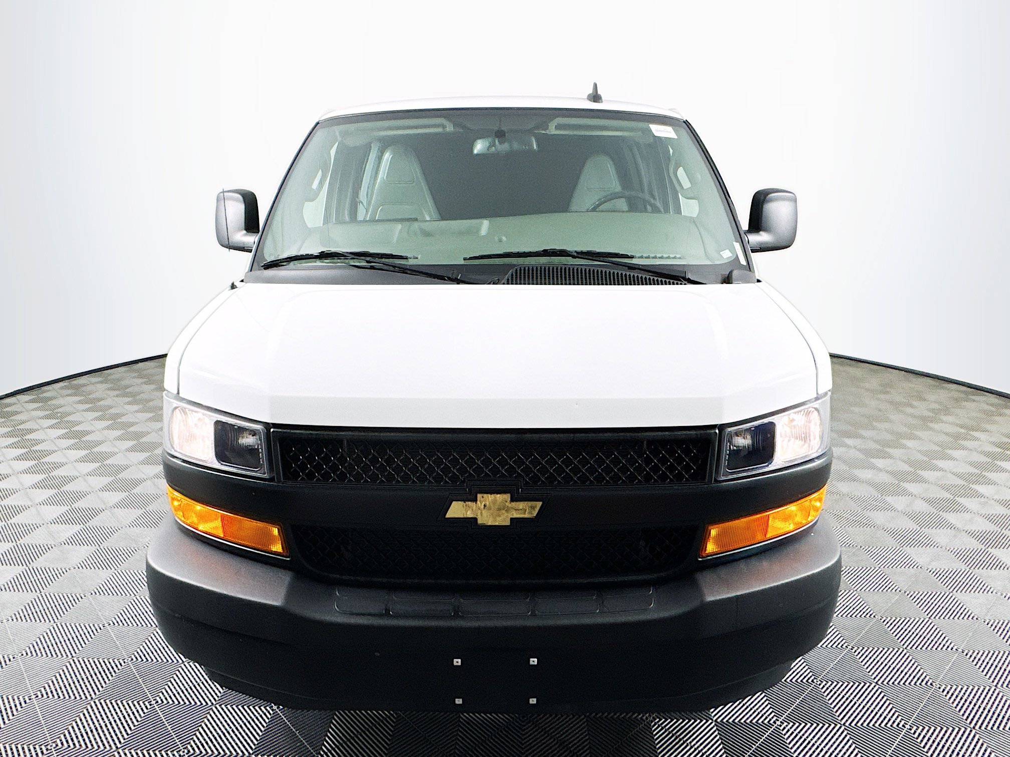 Used 2022 Chevrolet Express 2500 Work Van image 2