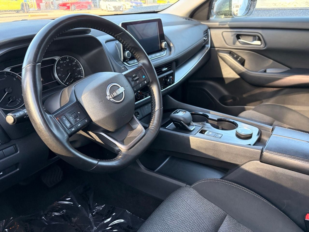 Certified 2025 Nissan Rogue SV AWD/4WD image 18