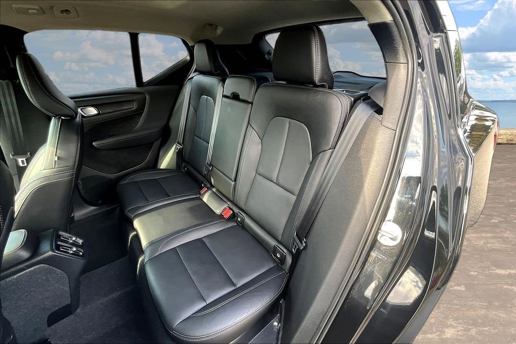 Used 2024 Volvo XC40 B5 Core AWD/4WD image 20