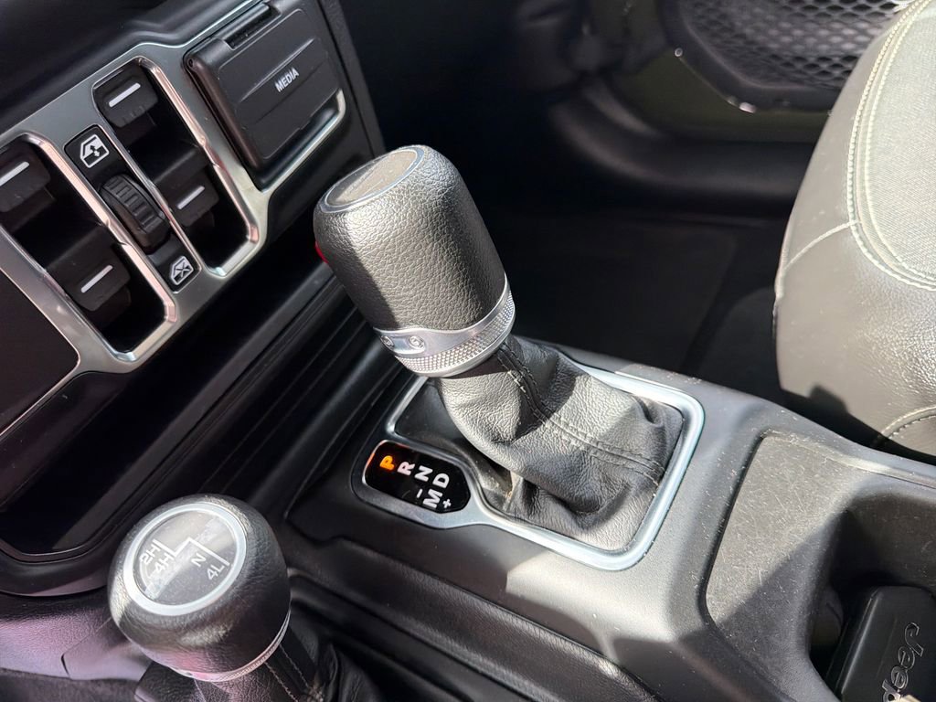 Used 2023 Jeep Gladiator Sport AWD/4WD image 22