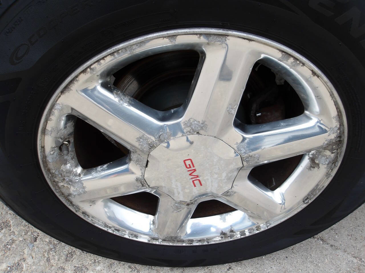 Used 2007 GMC Envoy SLT image 32