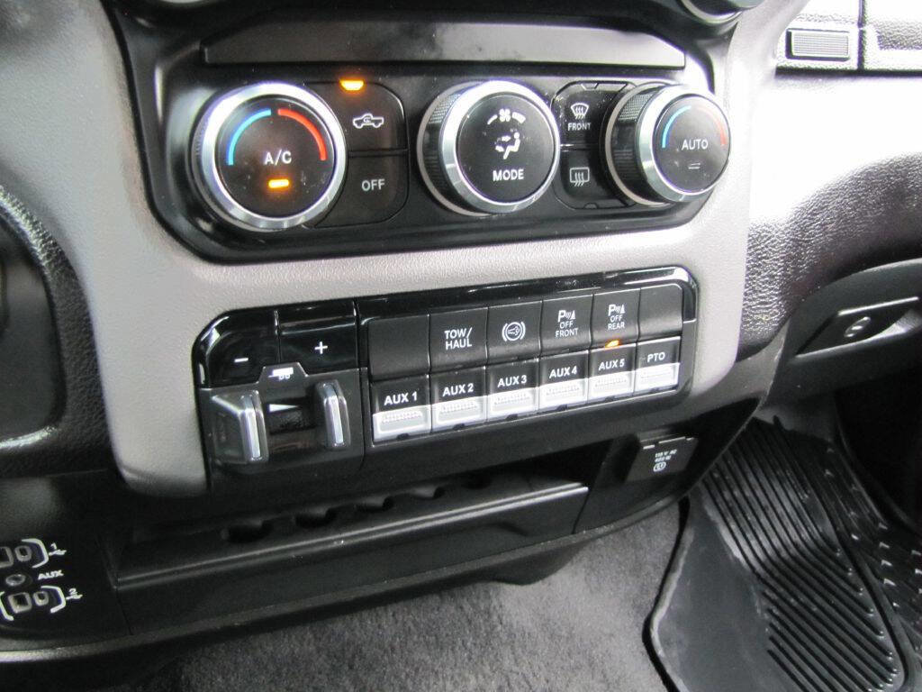 Used 2024 RAM 4500 SLT w/ Quick Order Package 2YG SLT image 43