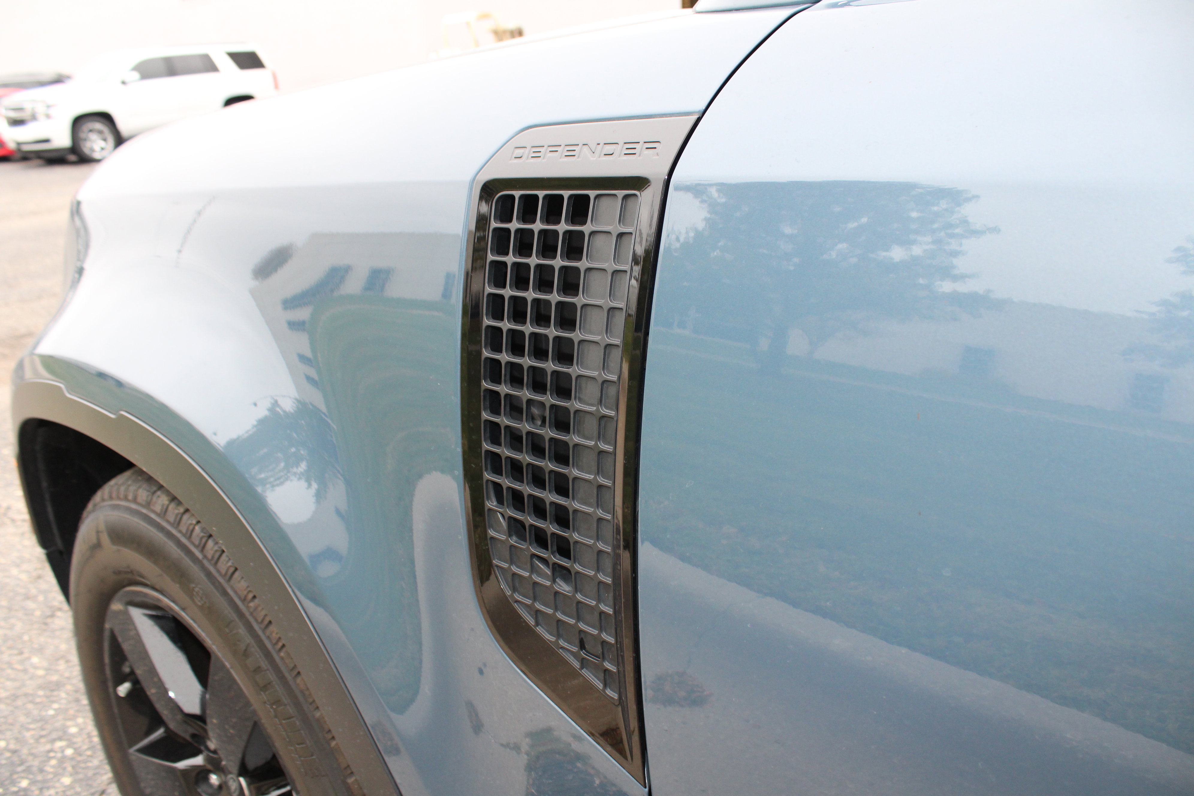 Used 2024 Land Rover Defender 110 S image 84