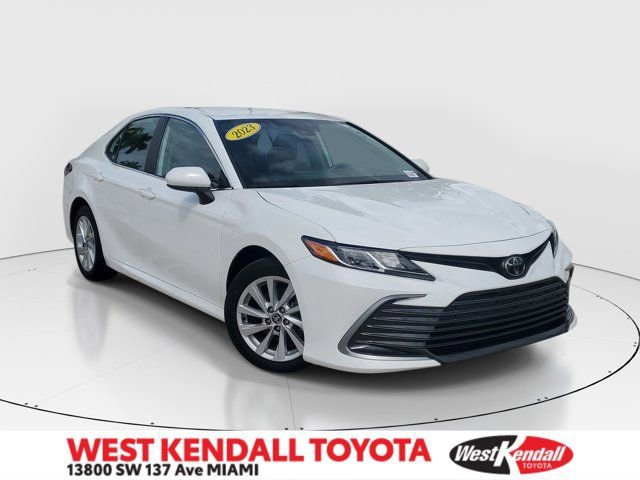 Used 2023 Toyota Camry LE FWD image 1