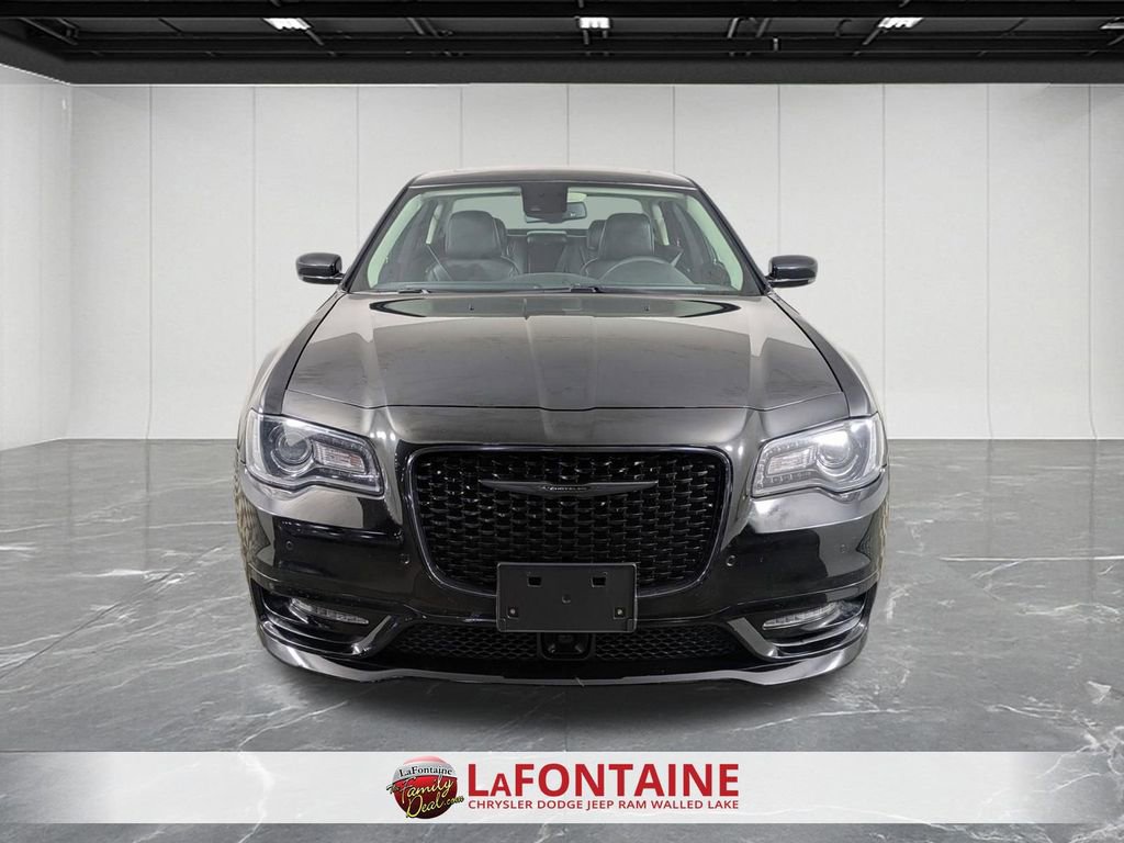Used 2023 Chrysler 300 Touring L w/ Popular Equipment Group image 8