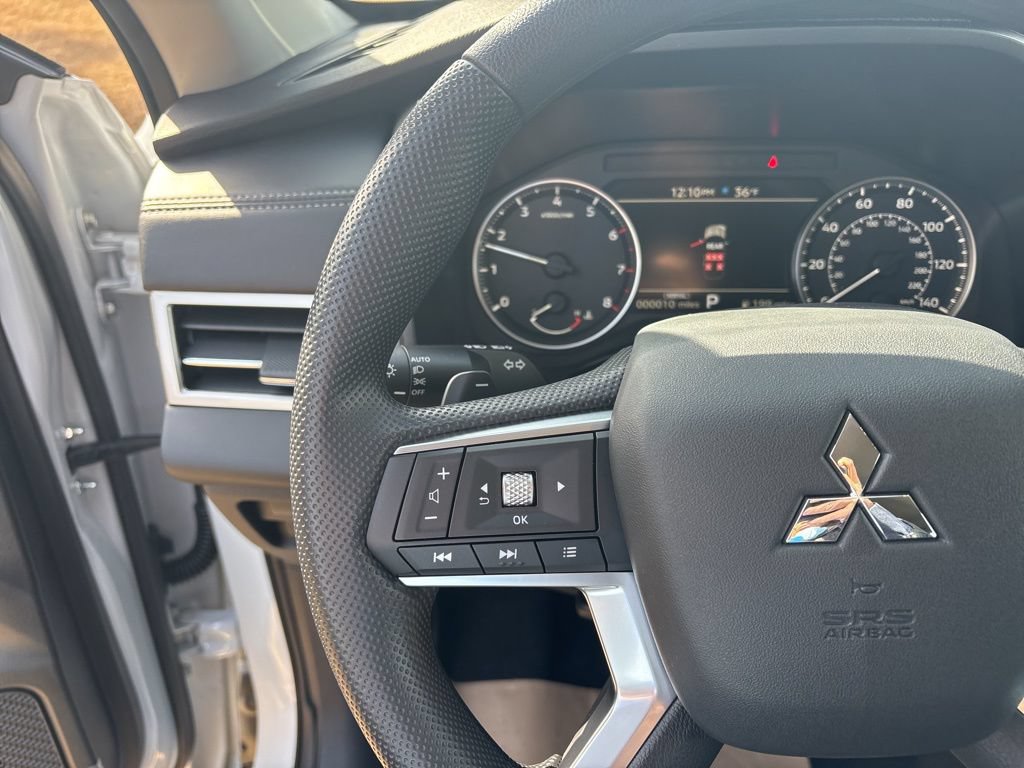 New 2026 Mitsubishi Outlander ES FWD image 9