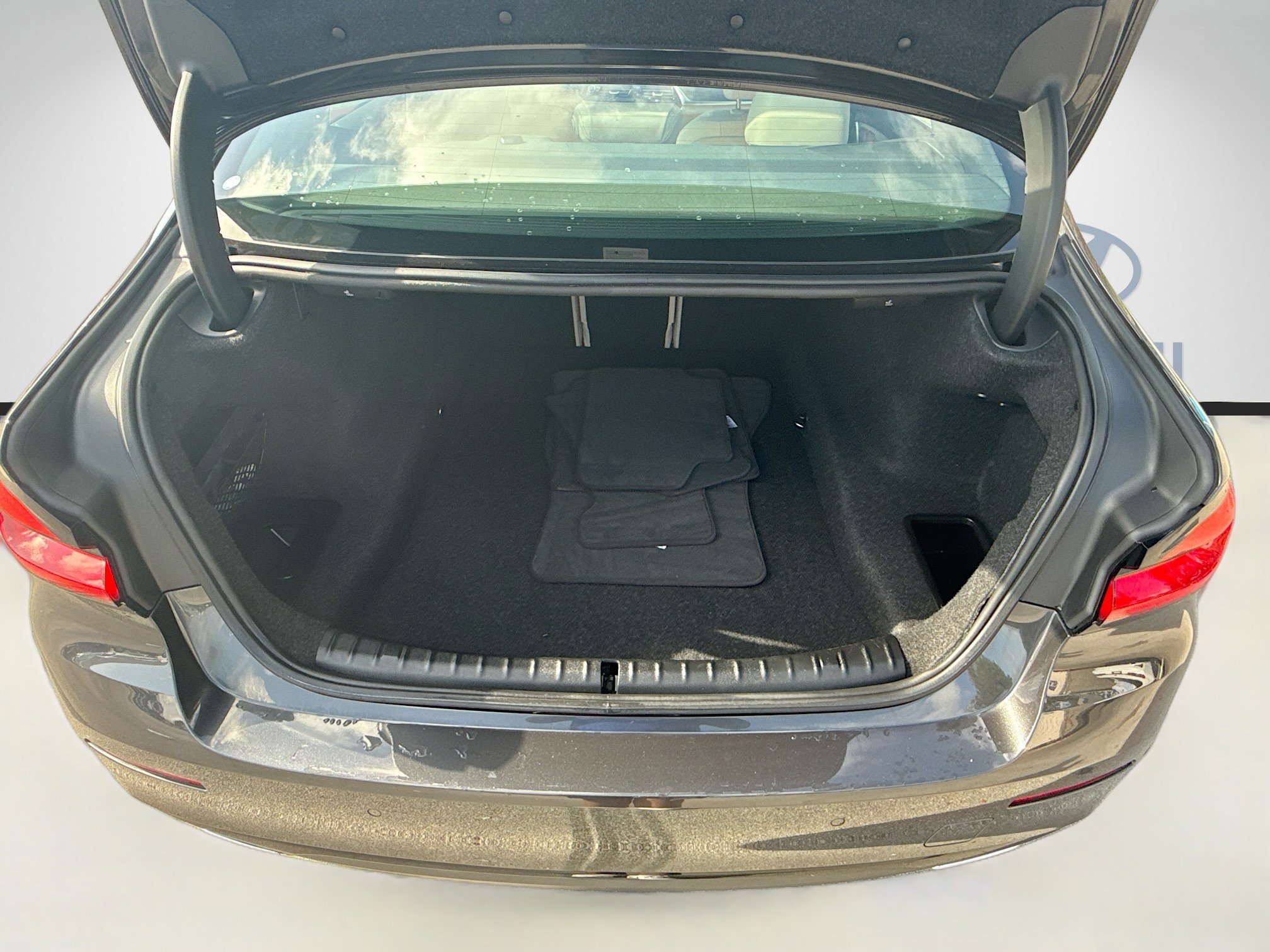 Used 2022 BMW 530i xDrive image 25