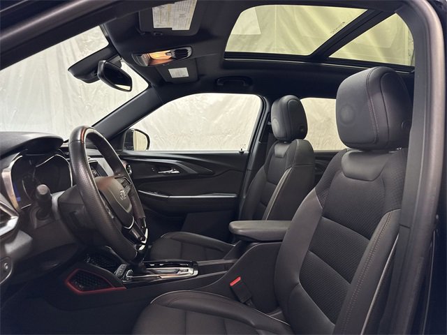 Used 2022 Chevrolet TrailBlazer RS w/ Sun and Liftgate Package image 11