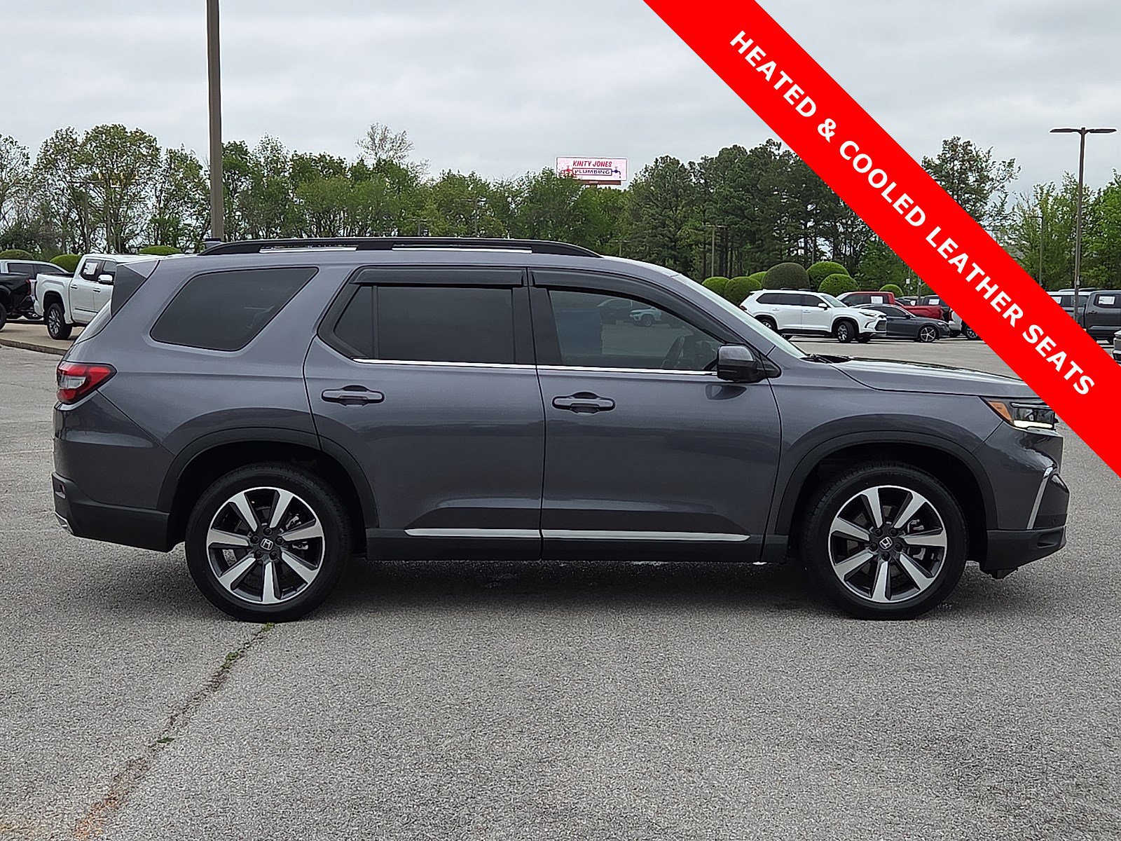 Used 2023 Honda Pilot Elite image 6
