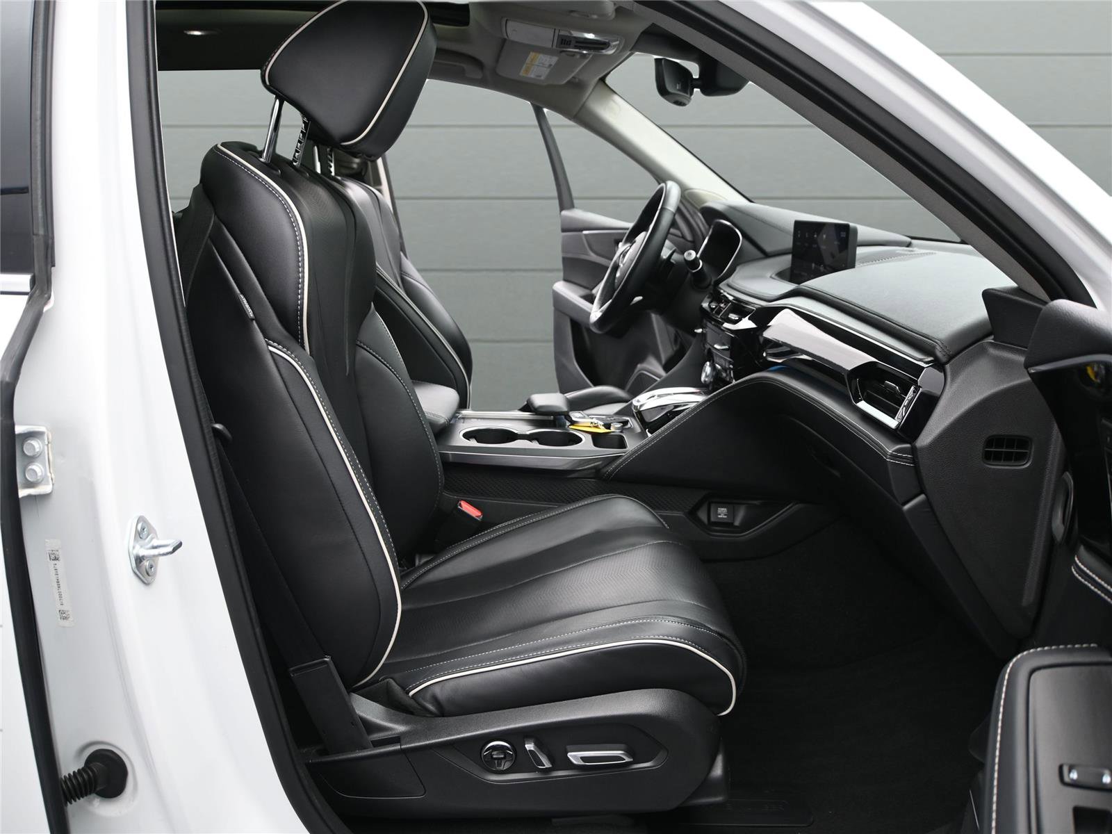 Certified 2022 Acura MDX SH-AWD w/ Advance Package image 24