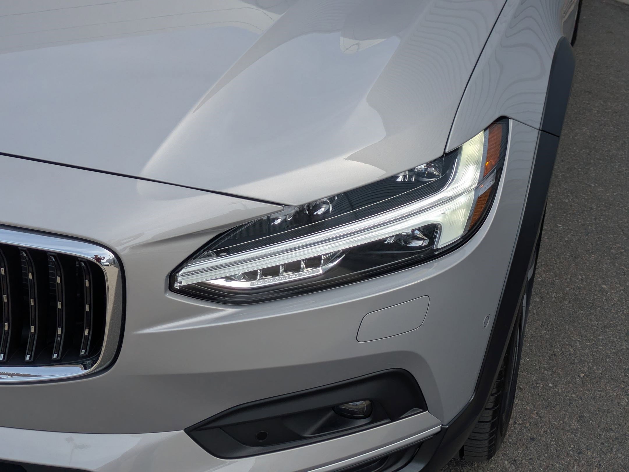 Used 2025 Volvo V90 B6 Cross Country Ultra w/ Protection Package Premier image 10