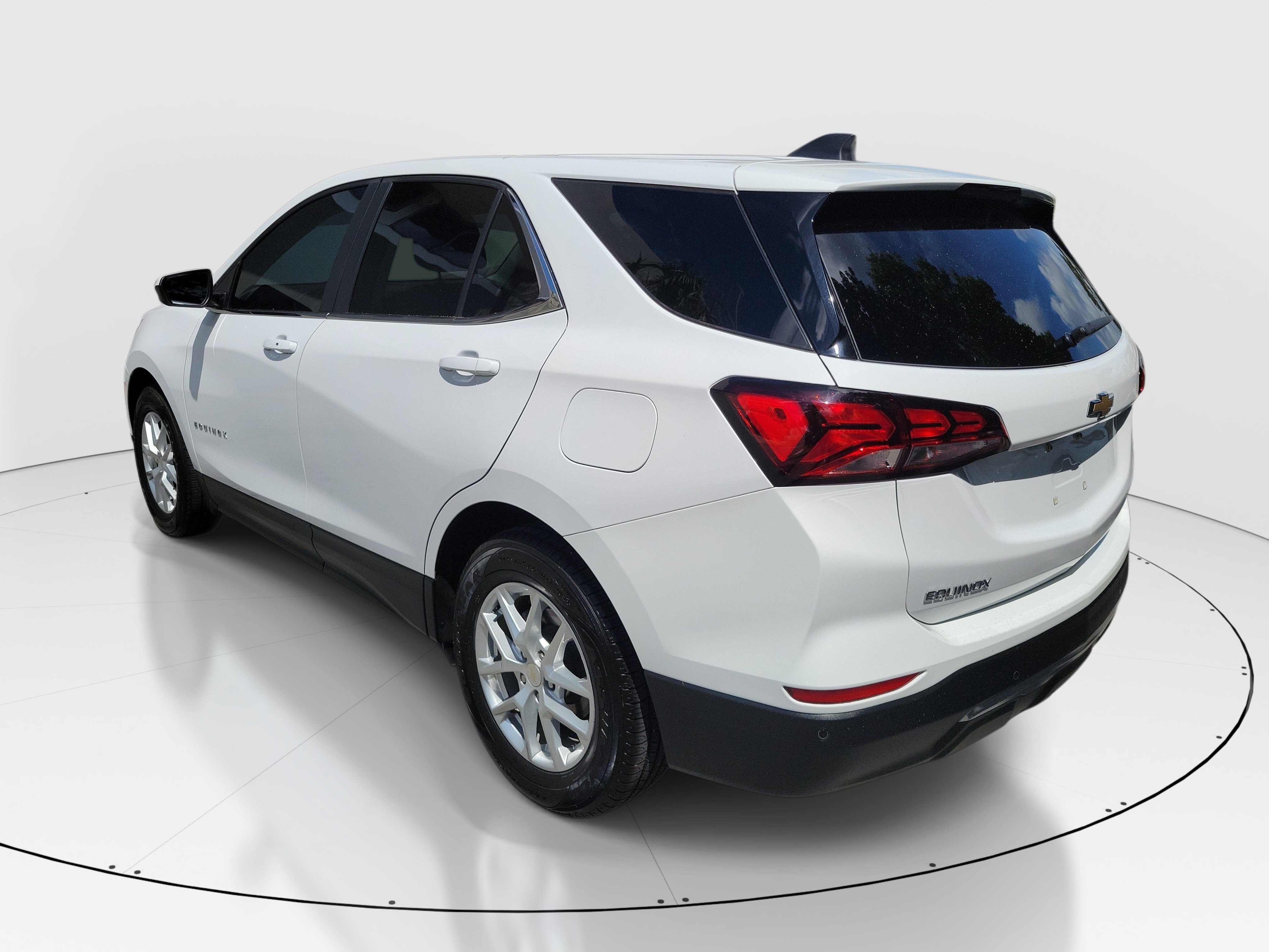 Used 2022 Chevrolet Equinox LT FWD image 4