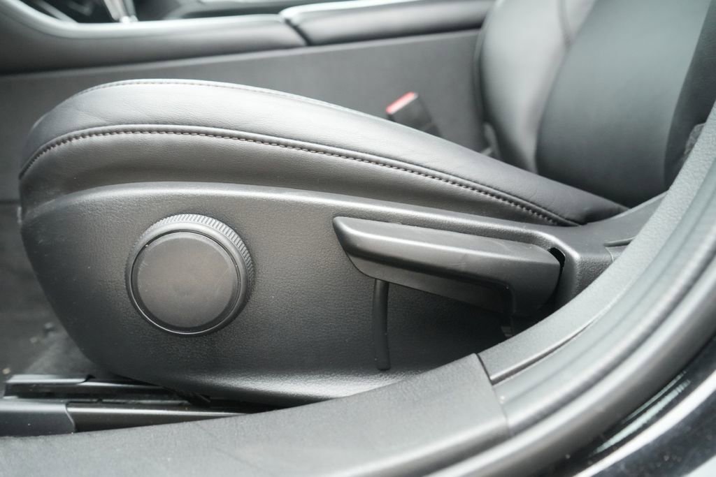 Used 2024 MAZDA MAZDA3 s image 23