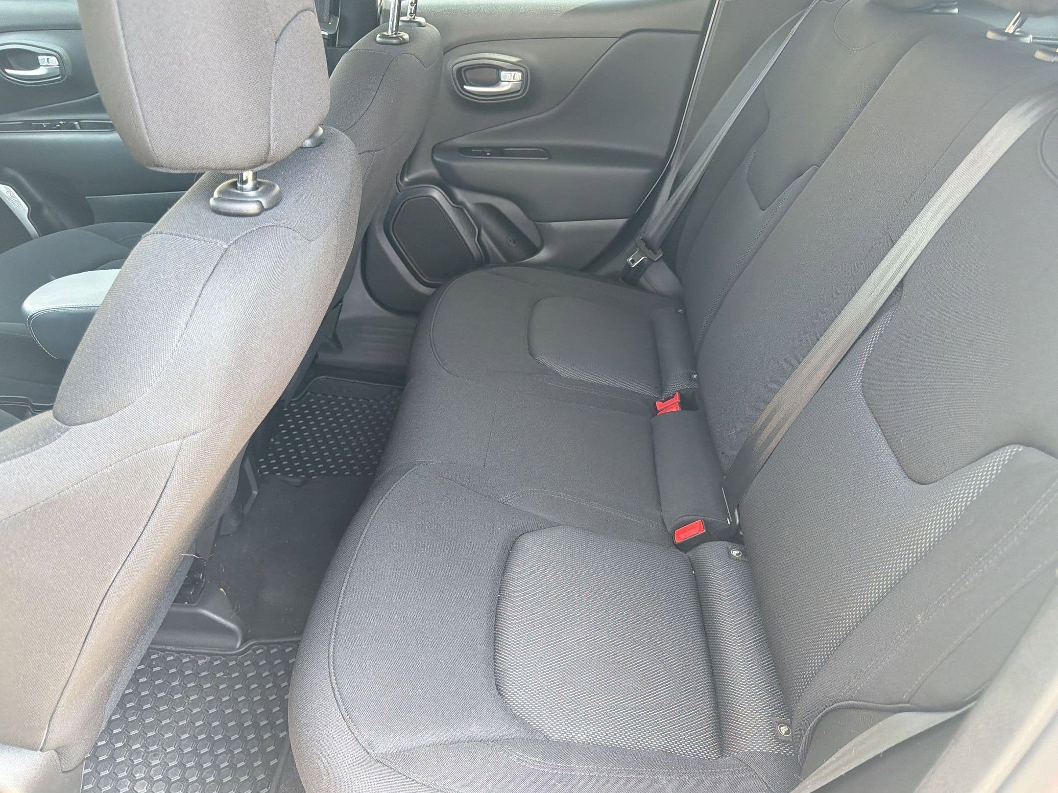 Used 2023 Jeep Renegade Latitude AWD/4WD image 26