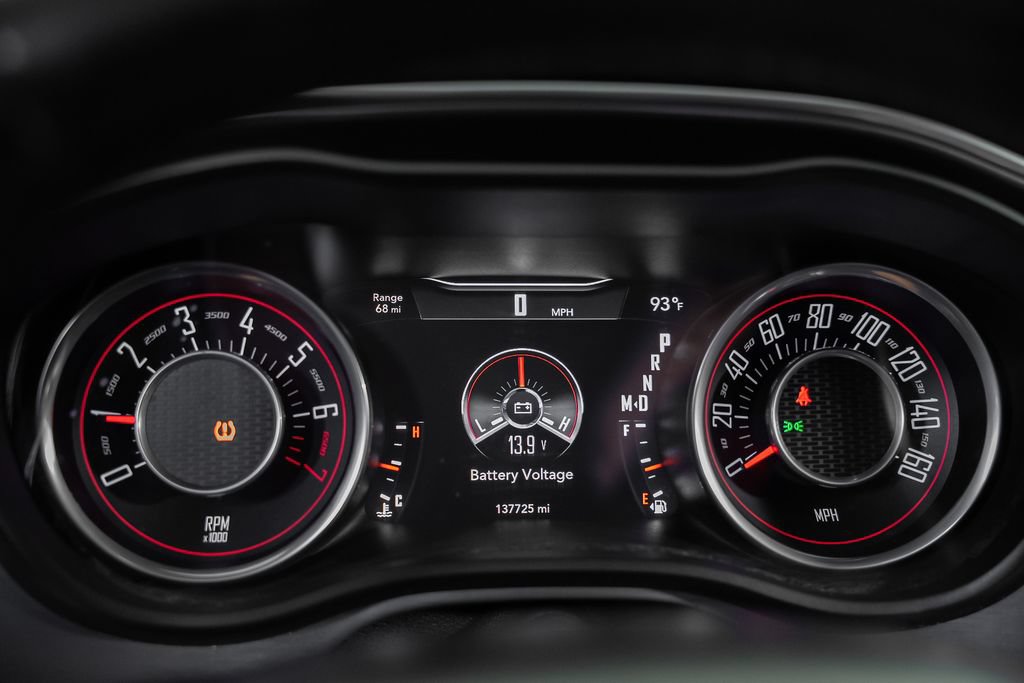 Used 2016 Dodge Challenger SXT RWD image 30
