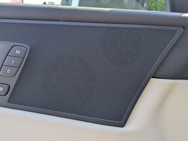 Used 2018 Volvo XC60 T5 Momentum w/ Convenience Package image 23