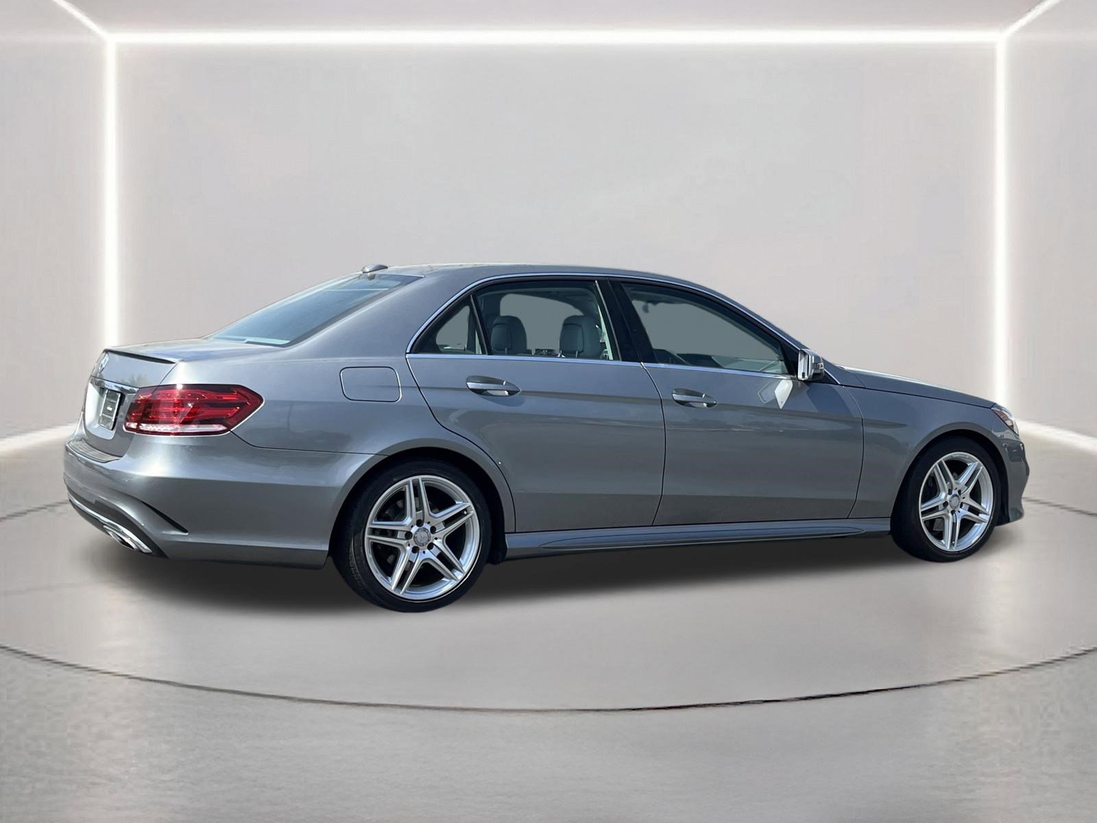 Used 2014 Mercedes-Benz E 350 Sedan image 28
