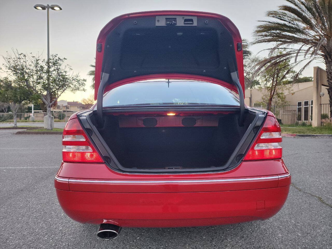 Used 2005 Mercedes-Benz C 230 Sedan image 39