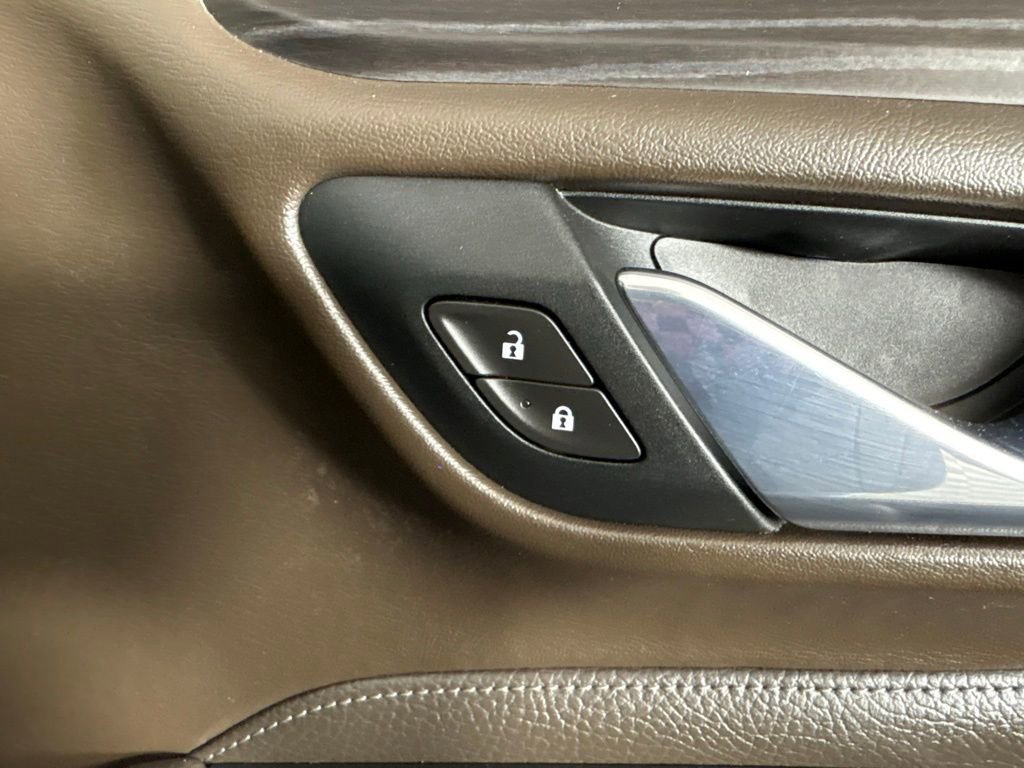 Used 2021 GMC Yukon Denali w/ Denali Premium Package image 42