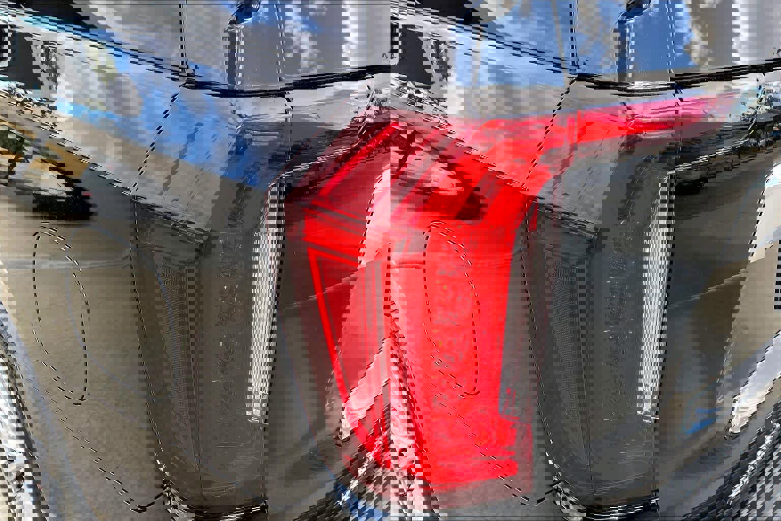 Used 2022 GMC Yukon XL Denali image 28