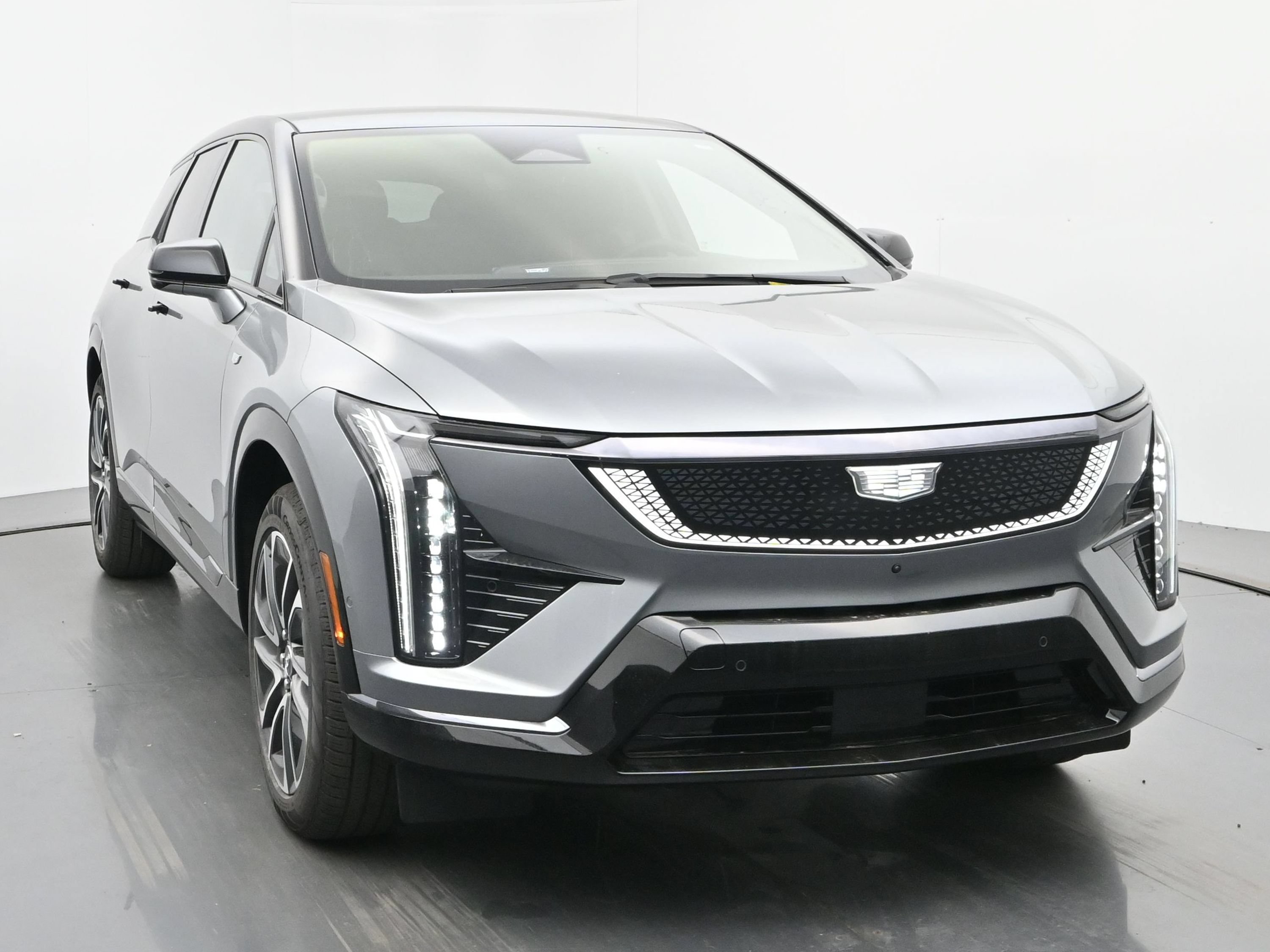 New 2026 Cadillac Optiq Sport 2 w/ LPO, Floor Liner Package AWD/4WD image 8