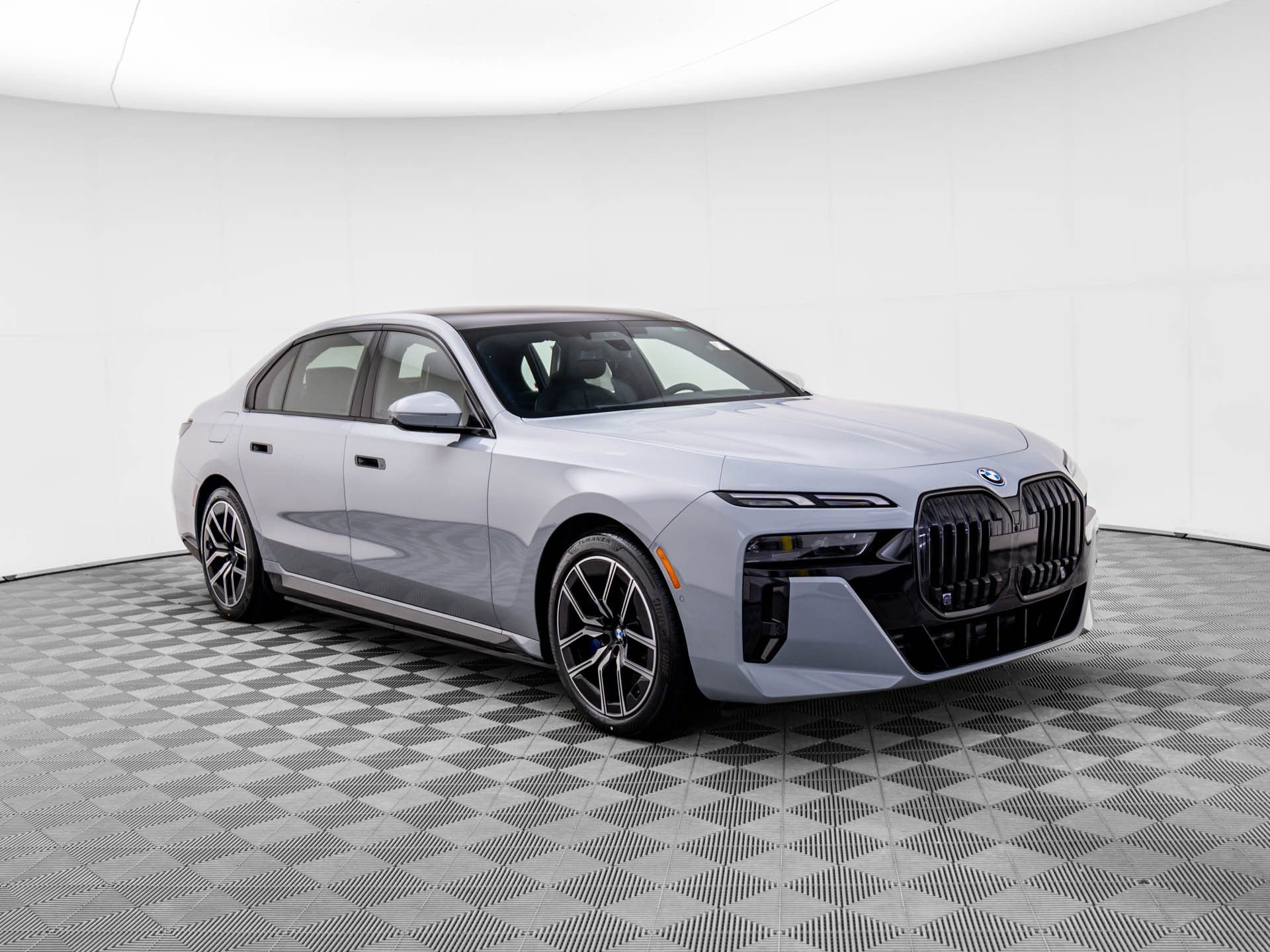 Certified 2025 BMW i7 xDrive60 image 8