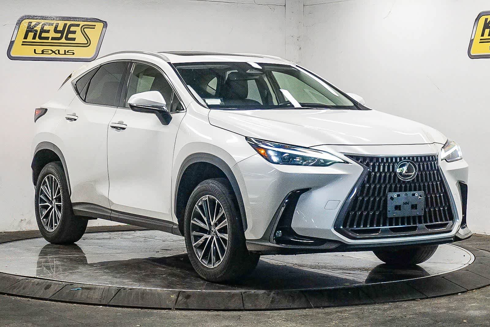 Used 2024 Lexus NX 250 FWD image 5