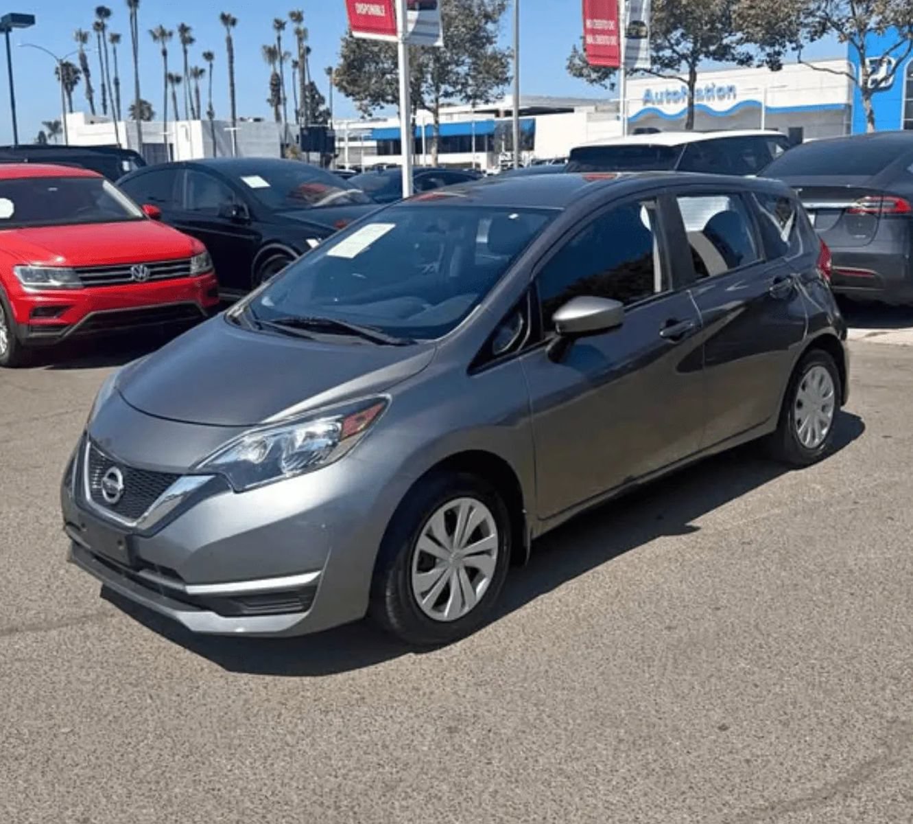 Used 2018 Nissan Versa Note S FWD image 2