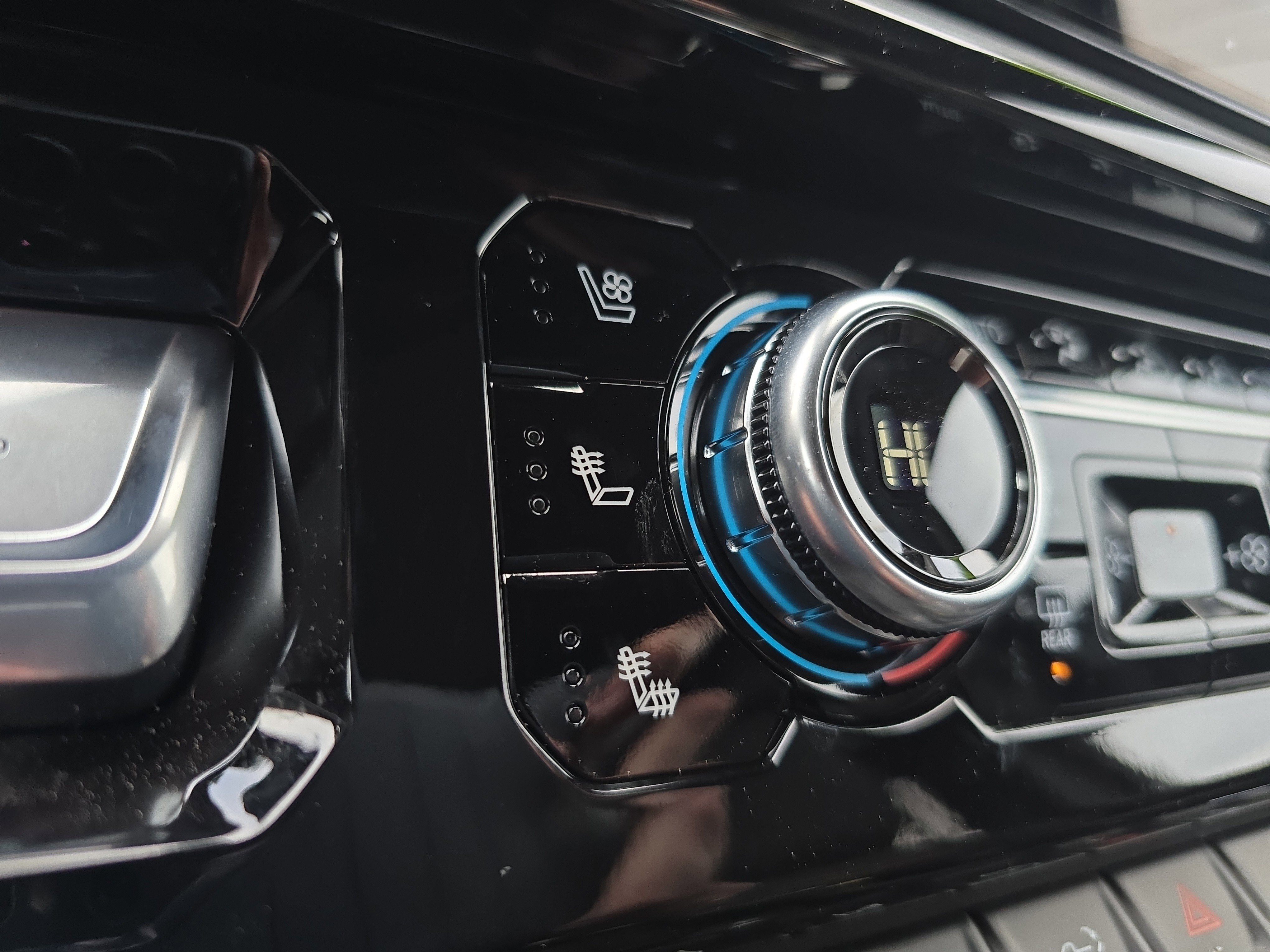 New 2026 GMC Sierra 2500 AT4 image 29