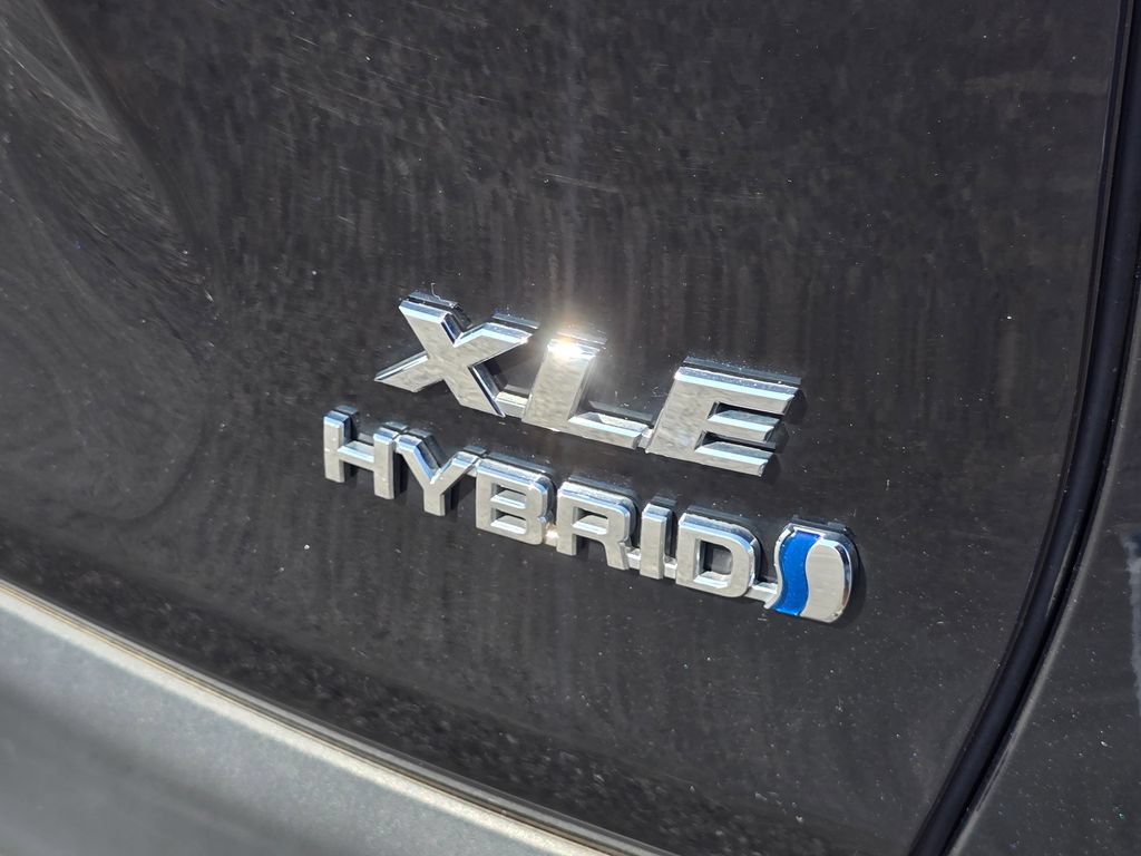 Certified 2022 Toyota RAV4 XLE w/ Convenience Package AWD/4WD image 18