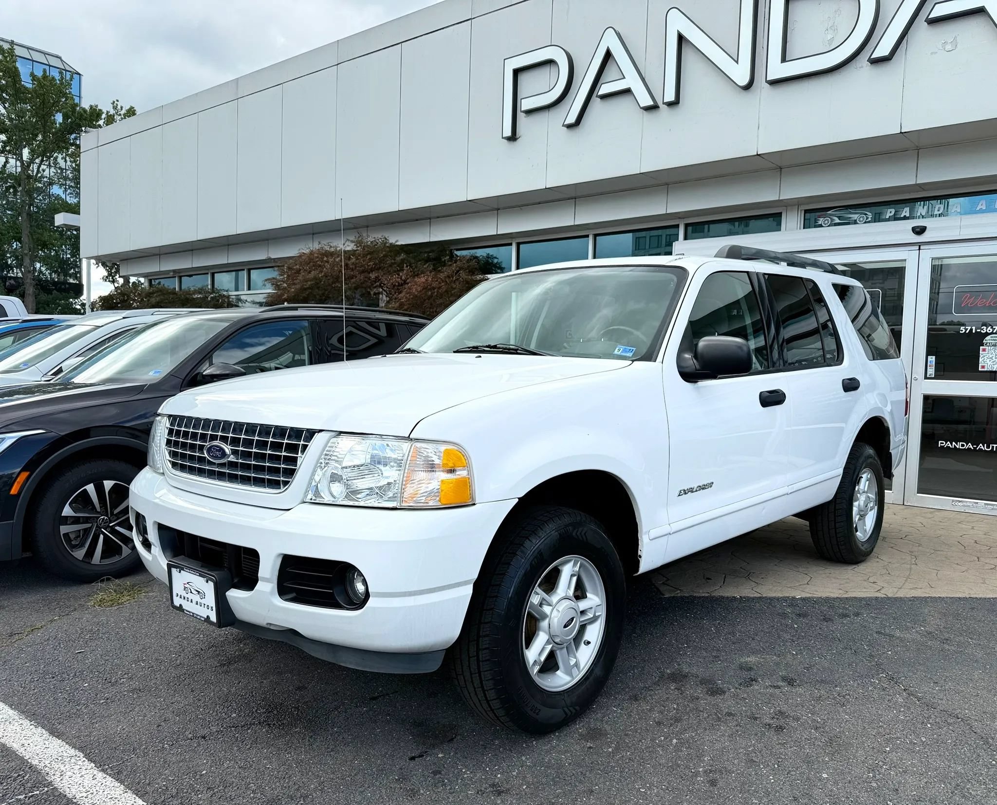 Used 2005 Ford Explorer Sport XLT AWD/4WD image 3