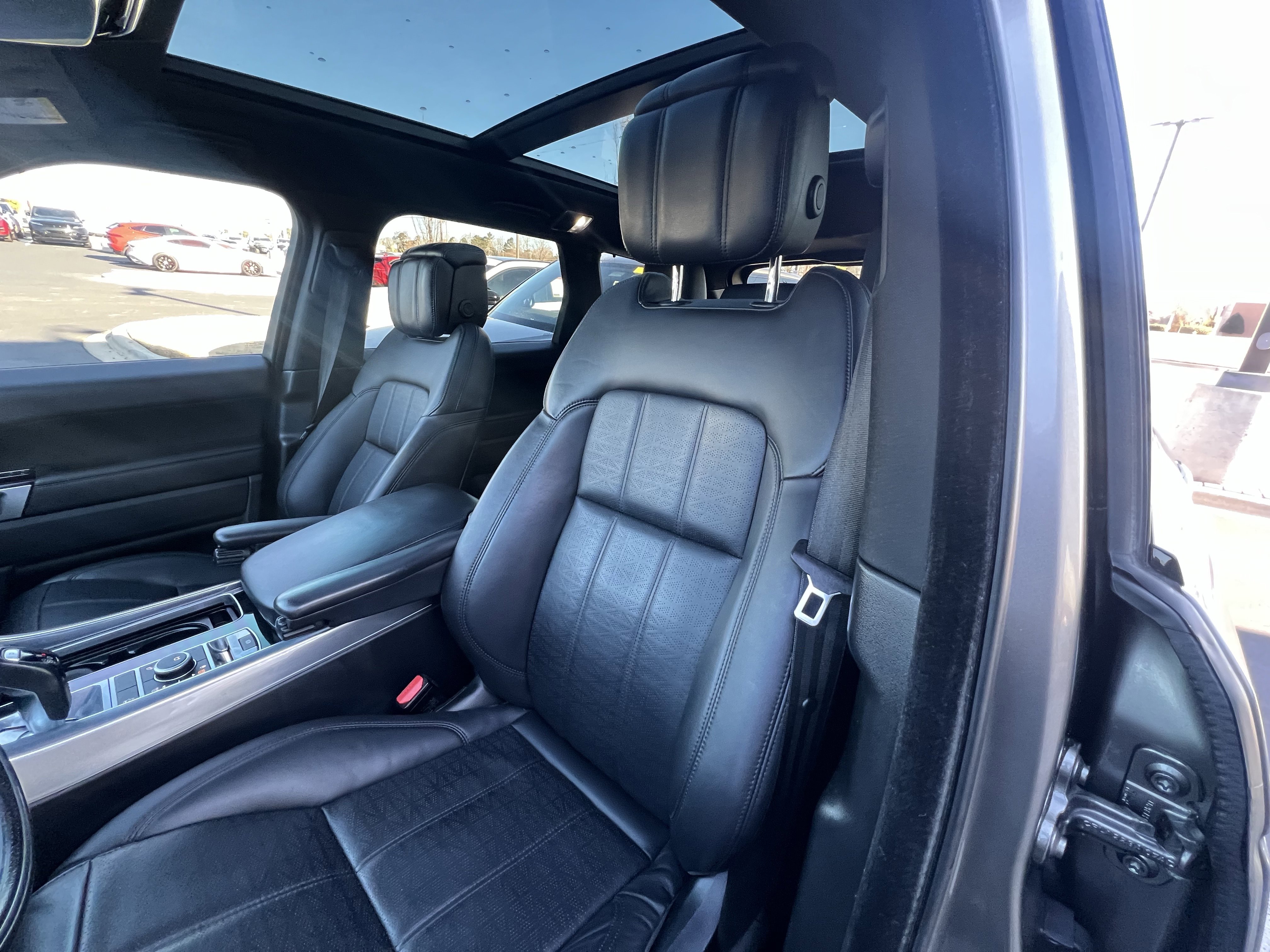 Used 2019 Land Rover Range Rover Sport HSE Dynamic image 16
