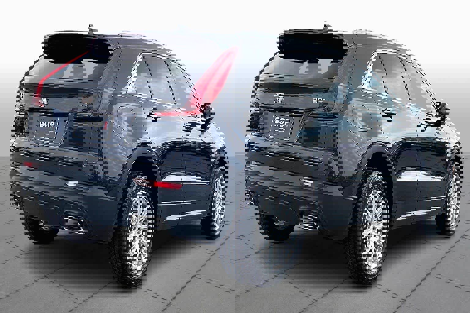 Used 2023 Cadillac XT4 Luxury w/ Cold Weather Package image 13