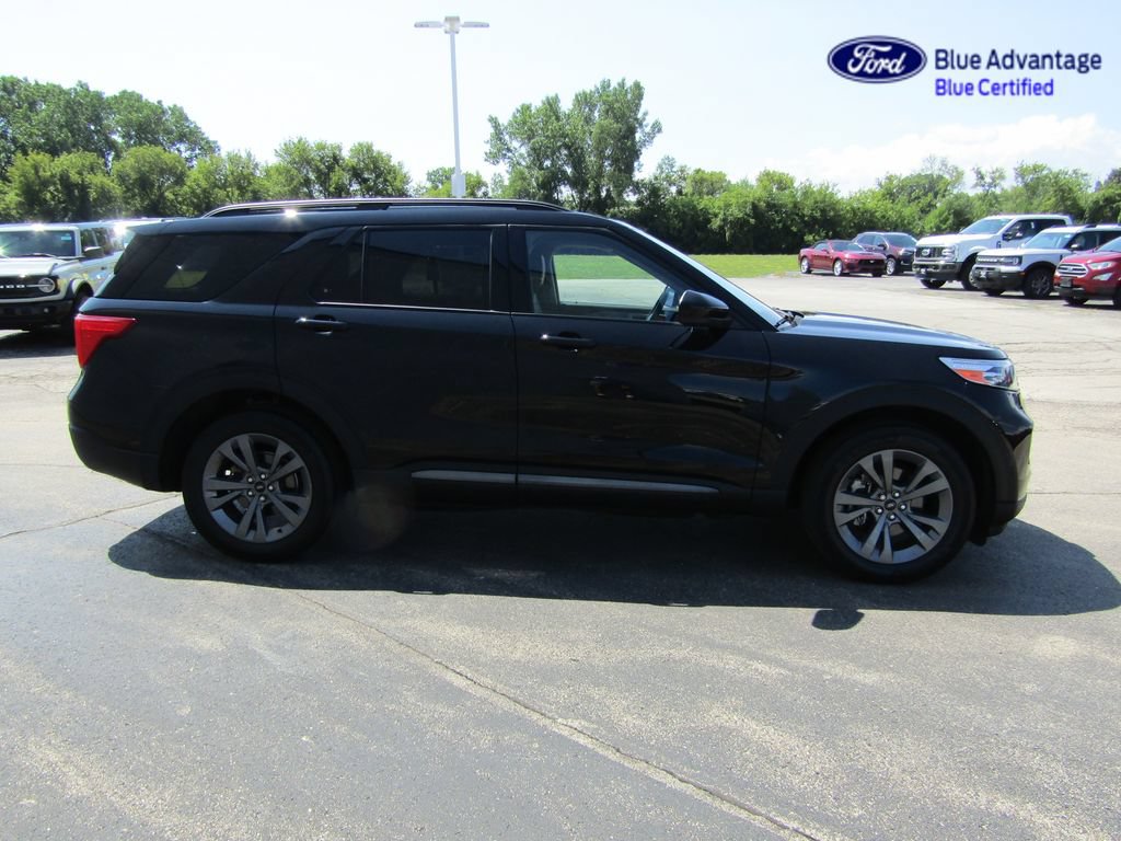 Certified 2023 Ford Explorer XLT w/ Equipment Group 202A AWD/4WD image 10