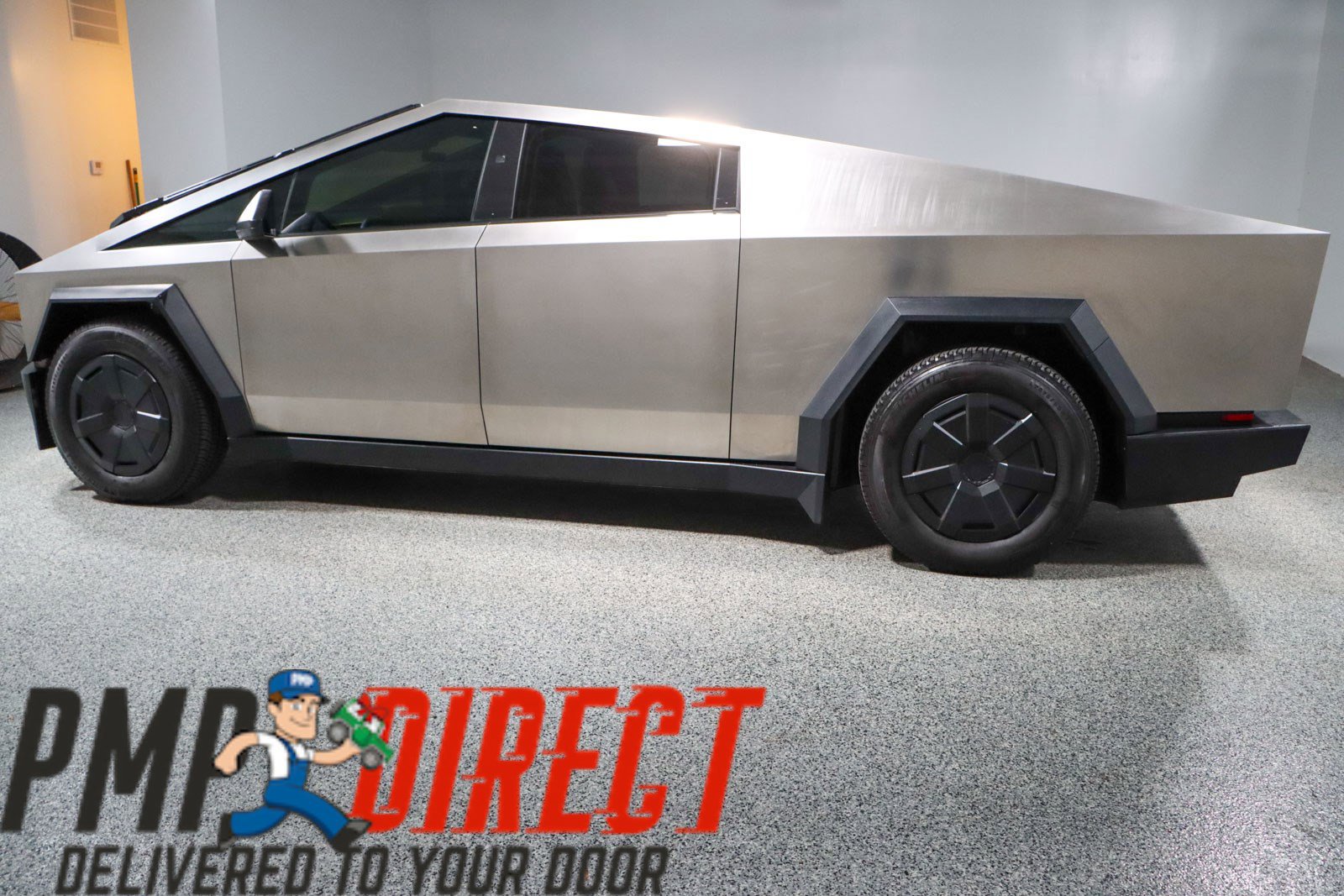 Used 2024 Tesla Cybertruck AWD Crew Cab image 10