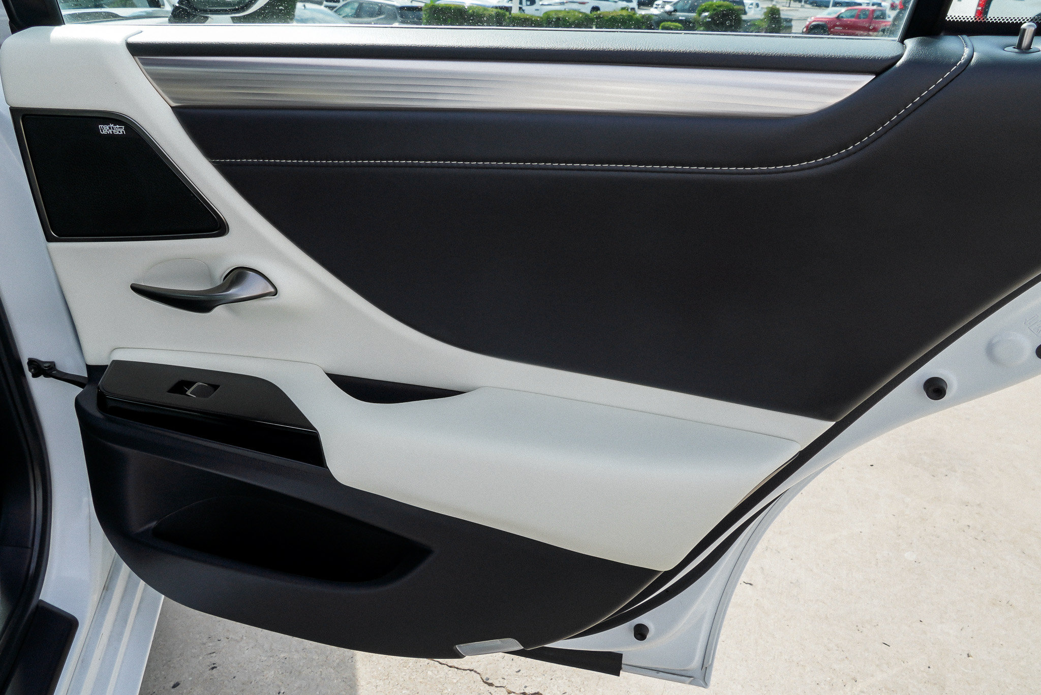 Used 2023 Lexus ES 350 F Sport w/ Accessory Package (Z2) FWD image 30