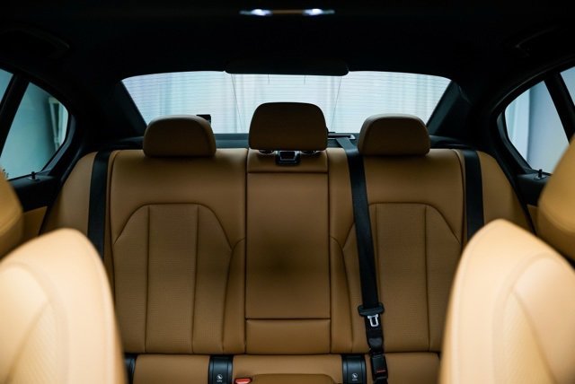 Used 2023 BMW 330i xDrive Sedan w/ Premium Package image 22