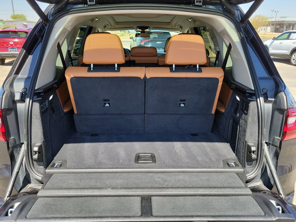 Used 2019 BMW X7 xDrive50i w/ Luxury Seating Package image 12