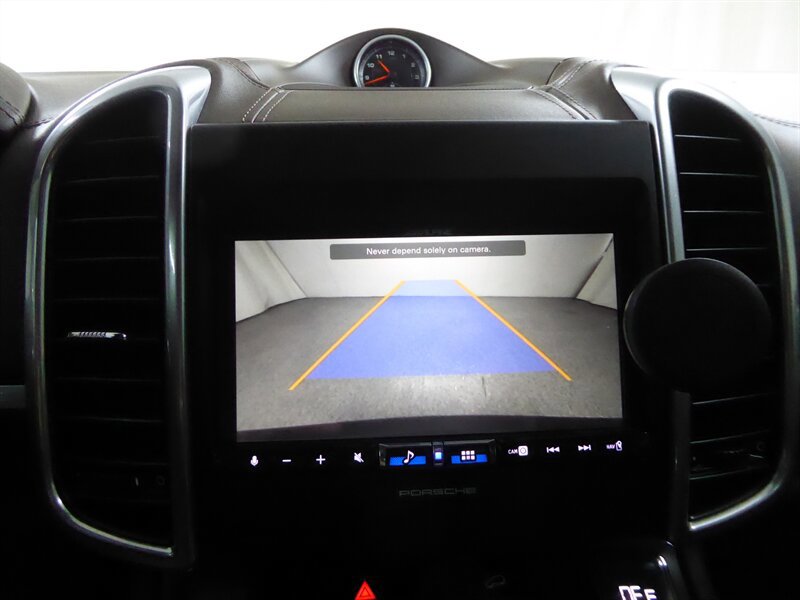 Used 2015 Porsche Cayenne Turbo image 14