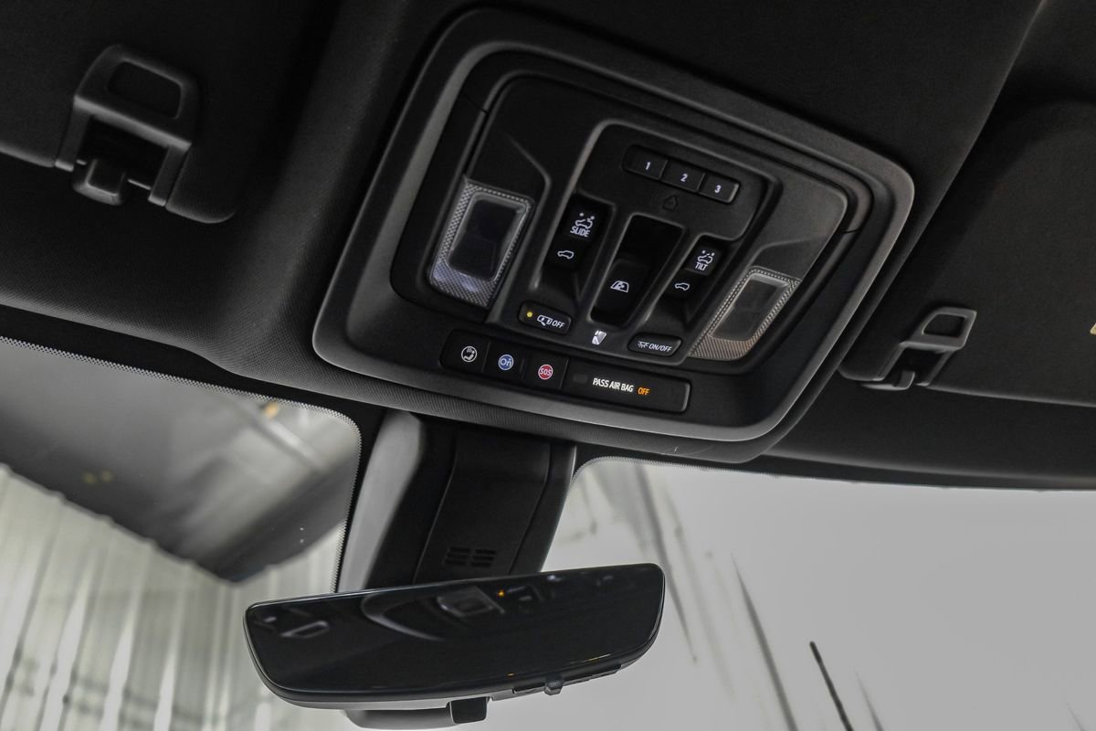 Used 2022 Chevrolet Silverado 3500 High Country image 31